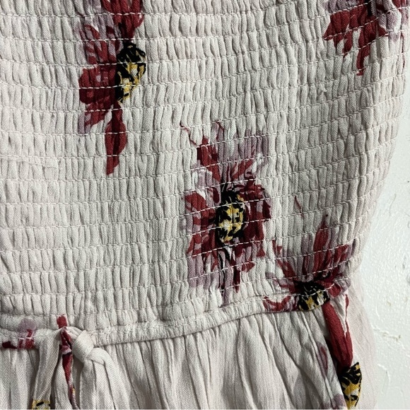 Band of Gypsies Blush Floral Smocked Romper Small - Picture 5 of 13